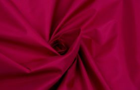 ткань курточная таффета 190t, wr/pu silver, 65гр/м2, 100пэ, 150см, красный темный/s171, (рул 100м) d купить в Омске.